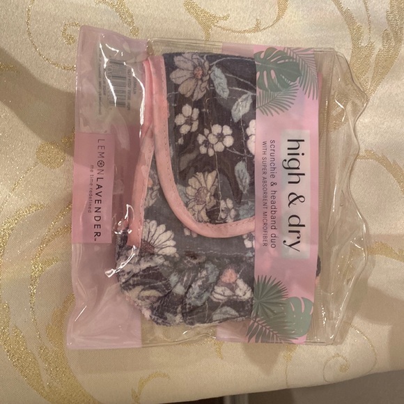 Lemon Lavender high & dry microfiber scrunchie & headband duo NWT - Picture 1 of 3